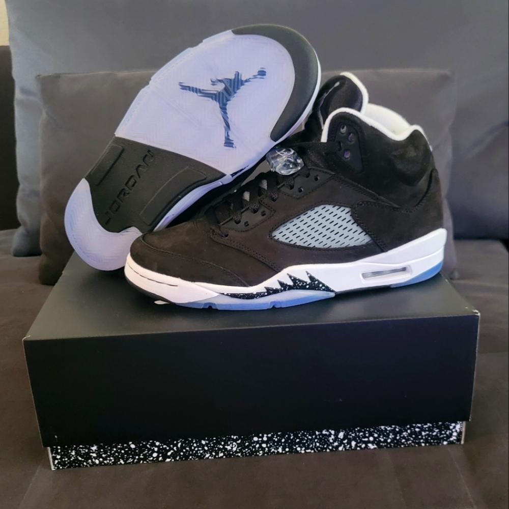 Sold🙏Jordan 5 retro "Moonlight"